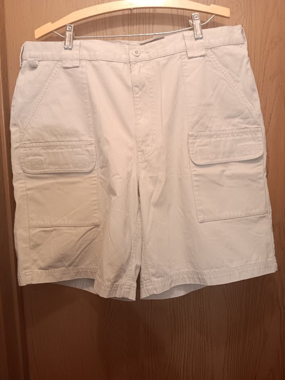 Eddie Bauer Men's Khaki Cargo Casual Beige Hiking Outdoors Shorts sz 38 - NWT -